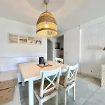 Apartamento Modern 2 Bedroom In *