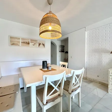 Apartamento Modern 2 Bedroom In *