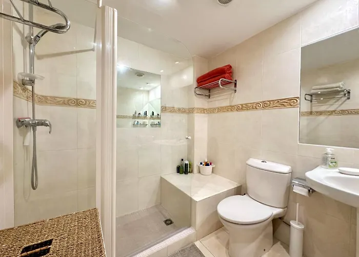 Modern 2 Bedroom In Appartamento